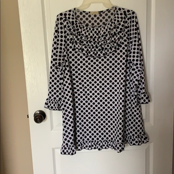 Tops - ❤️SOLD❤️ Nuggles Top